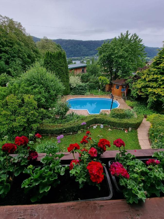 Haus Flora - Ferienwohnung Bodensdorf Eksteriør billede