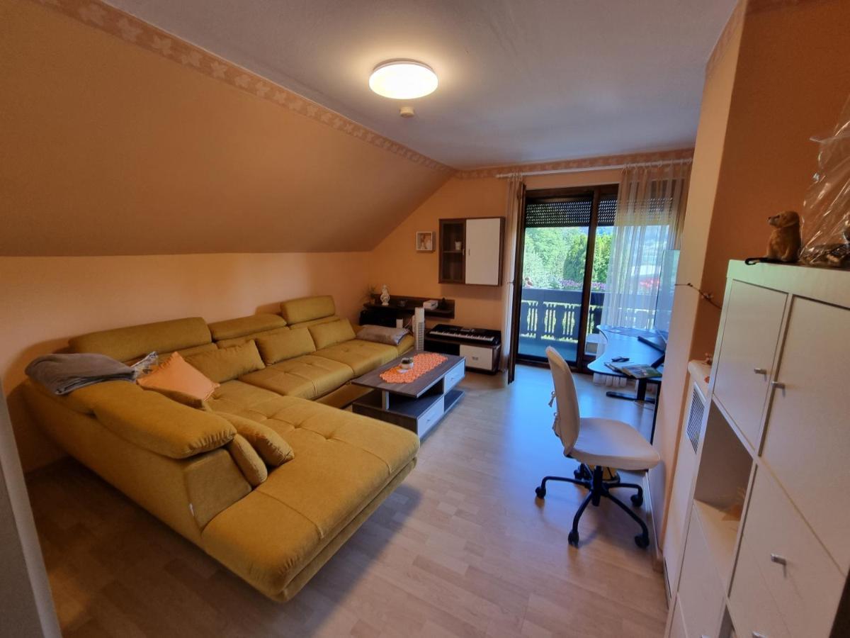 Haus Flora - Ferienwohnung Bodensdorf Eksteriør billede