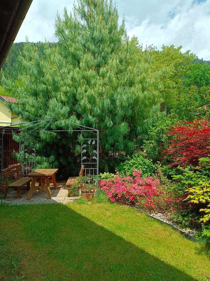 Haus Flora - Ferienwohnung Bodensdorf Eksteriør billede